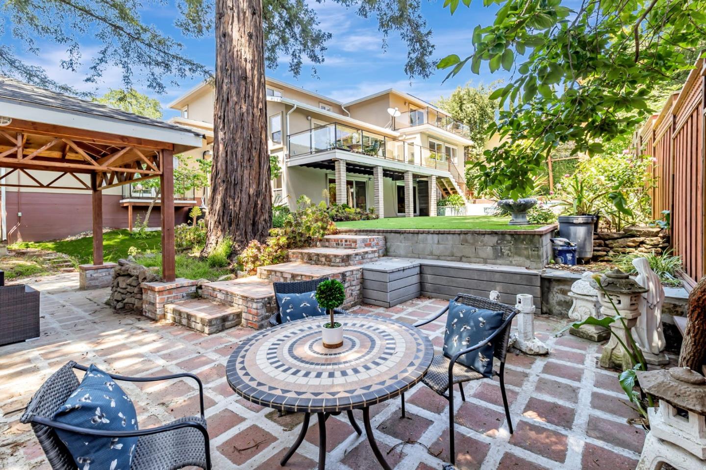 Detail Gallery Image 101 of 121 For 3119 Oak Knoll Dr, Redwood City,  CA 94062 - 8 Beds | 7 Baths