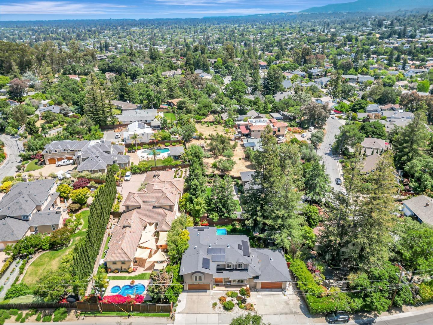 Detail Gallery Image 109 of 121 For 3119 Oak Knoll Dr, Redwood City,  CA 94062 - 8 Beds | 7 Baths