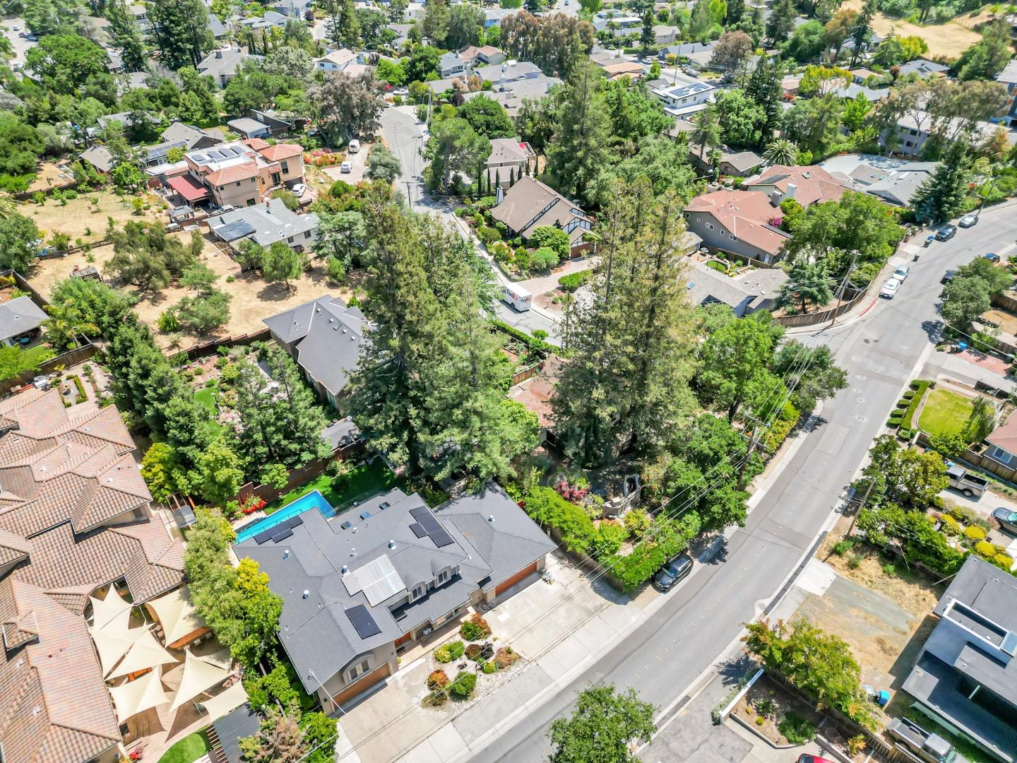 Detail Gallery Image 111 of 121 For 3119 Oak Knoll Dr, Redwood City,  CA 94062 - 8 Beds | 7 Baths