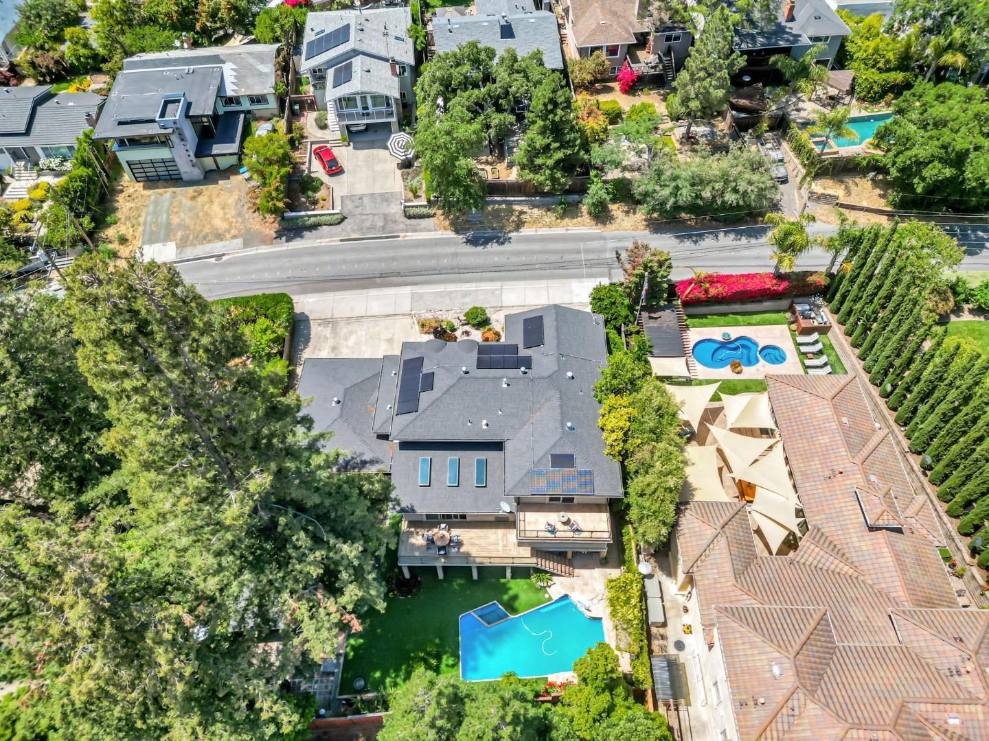 Detail Gallery Image 113 of 121 For 3119 Oak Knoll Dr, Redwood City,  CA 94062 - 8 Beds | 7 Baths