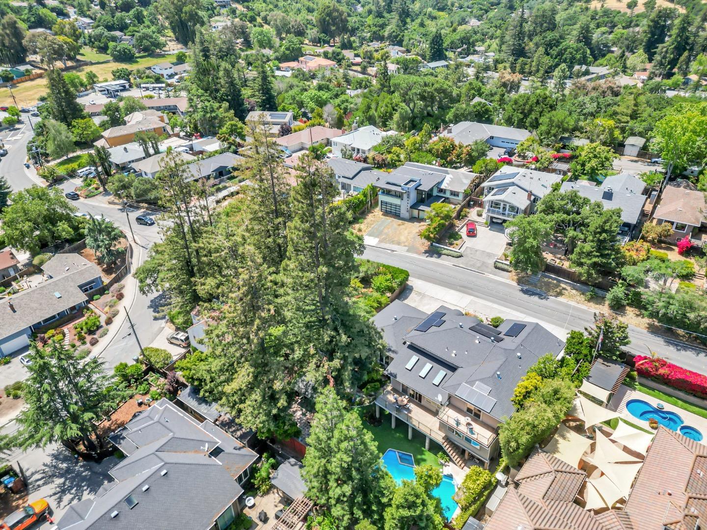 Detail Gallery Image 116 of 121 For 3119 Oak Knoll Dr, Redwood City,  CA 94062 - 8 Beds | 7 Baths