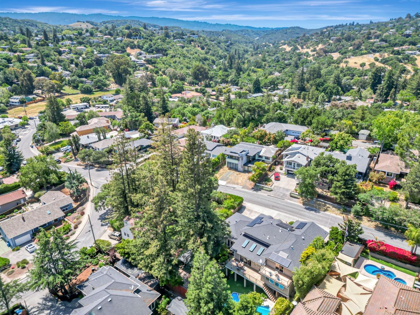 Detail Gallery Image 118 of 121 For 3119 Oak Knoll Dr, Redwood City,  CA 94062 - 8 Beds | 7 Baths