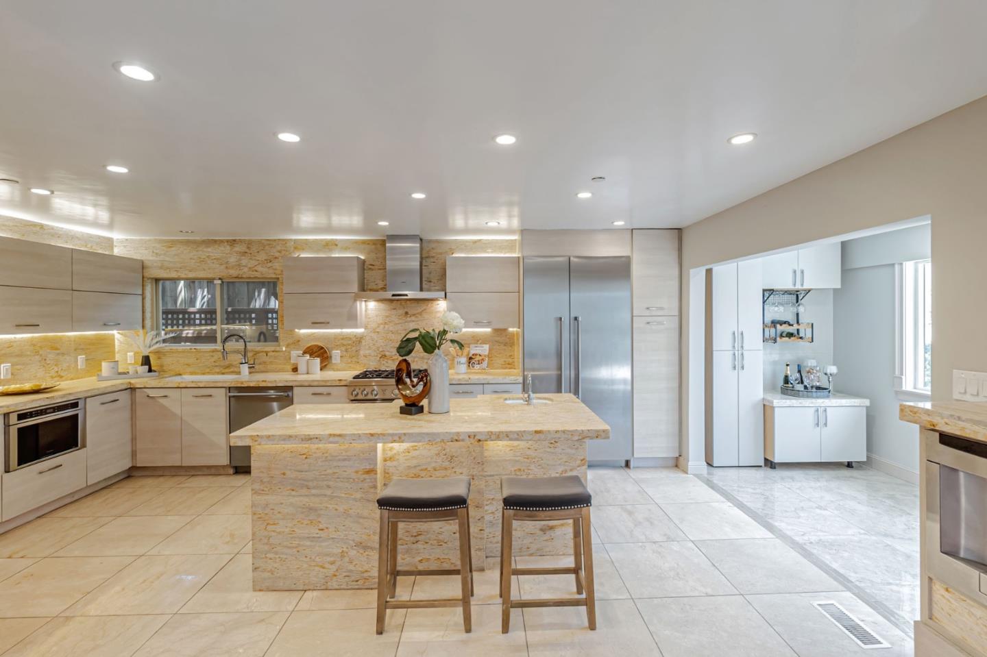 Detail Gallery Image 15 of 121 For 3119 Oak Knoll Dr, Redwood City,  CA 94062 - 8 Beds | 7 Baths