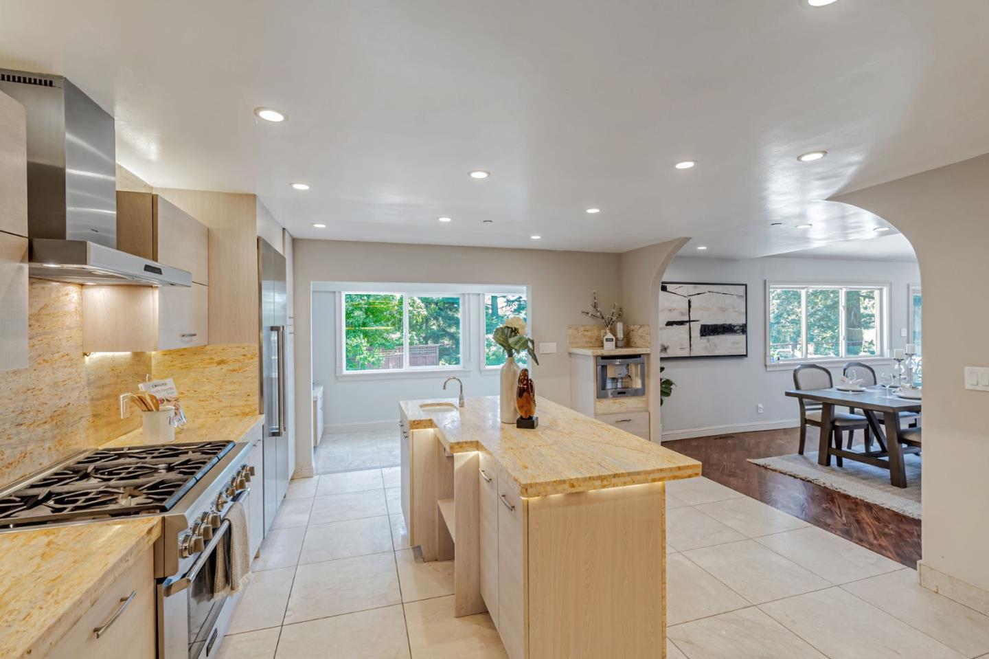 Detail Gallery Image 16 of 121 For 3119 Oak Knoll Dr, Redwood City,  CA 94062 - 8 Beds | 7 Baths