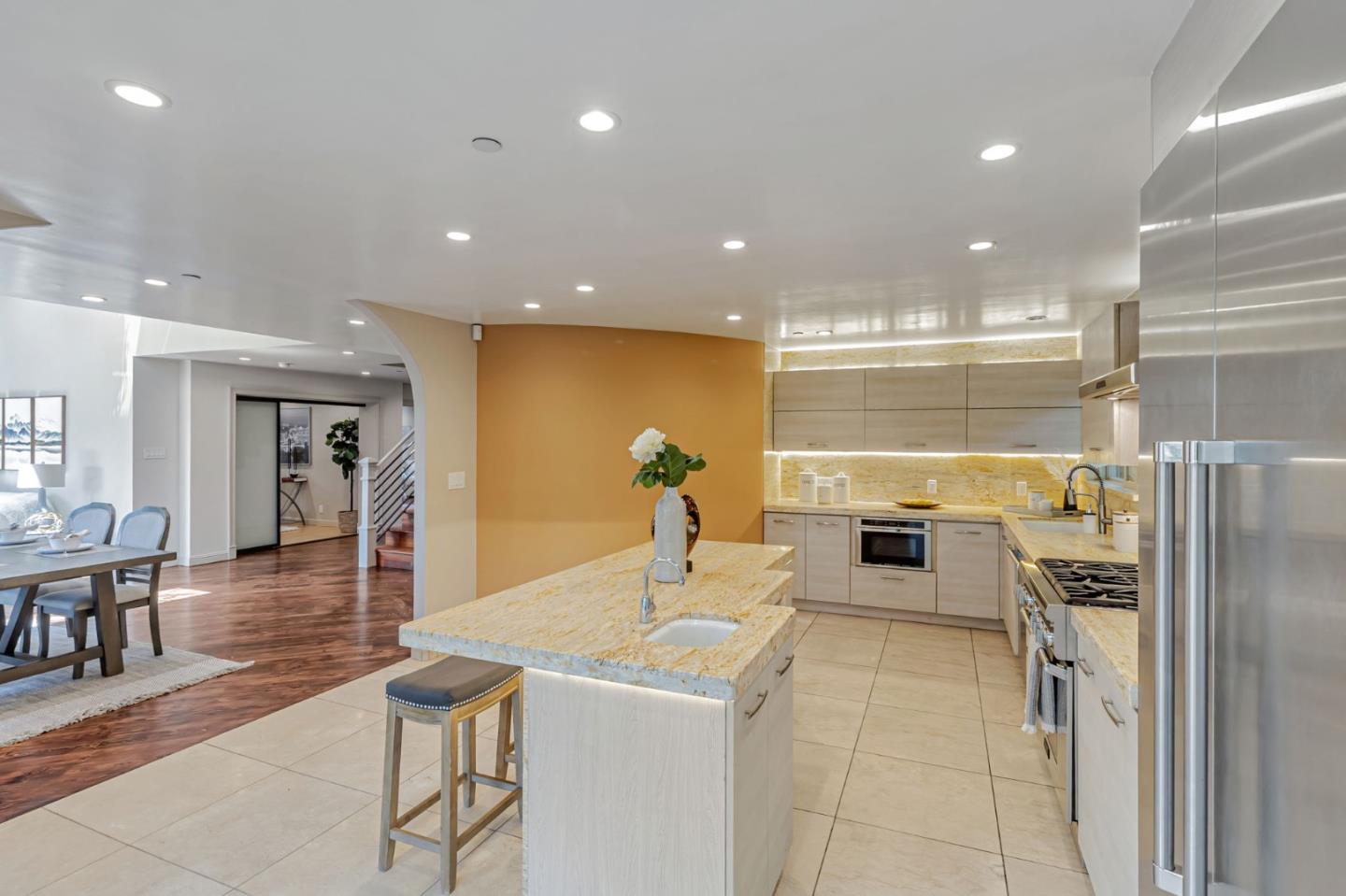 Detail Gallery Image 19 of 121 For 3119 Oak Knoll Dr, Redwood City,  CA 94062 - 8 Beds | 7 Baths