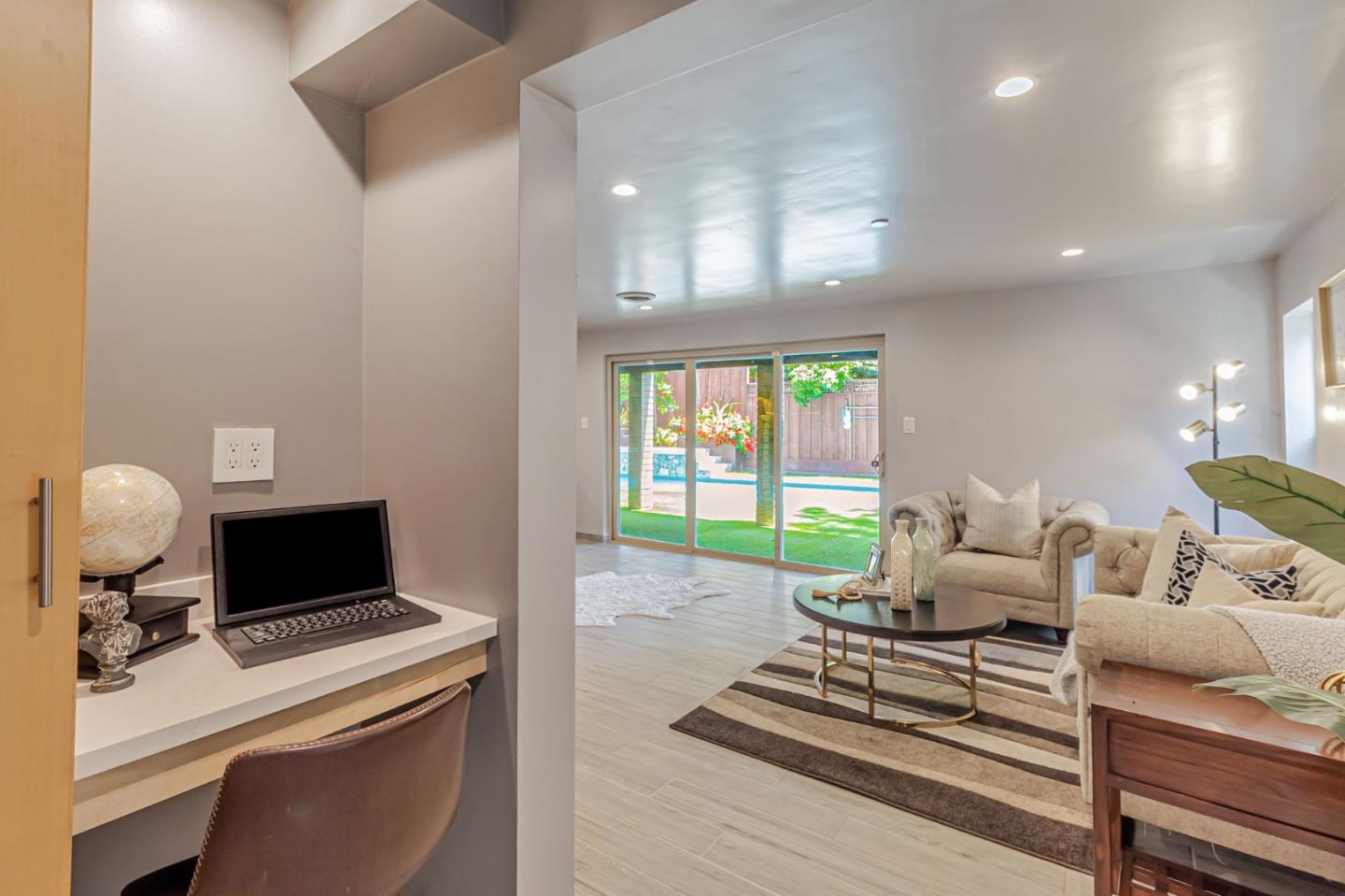 Detail Gallery Image 31 of 121 For 3119 Oak Knoll Dr, Redwood City,  CA 94062 - 8 Beds | 7 Baths