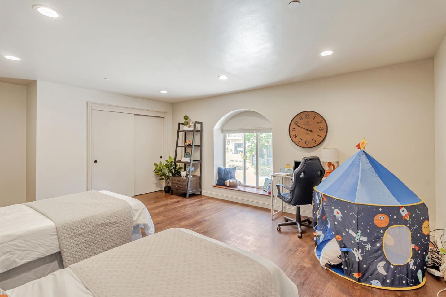 Detail Gallery Image 46 of 121 For 3119 Oak Knoll Dr, Redwood City,  CA 94062 - 8 Beds | 7 Baths