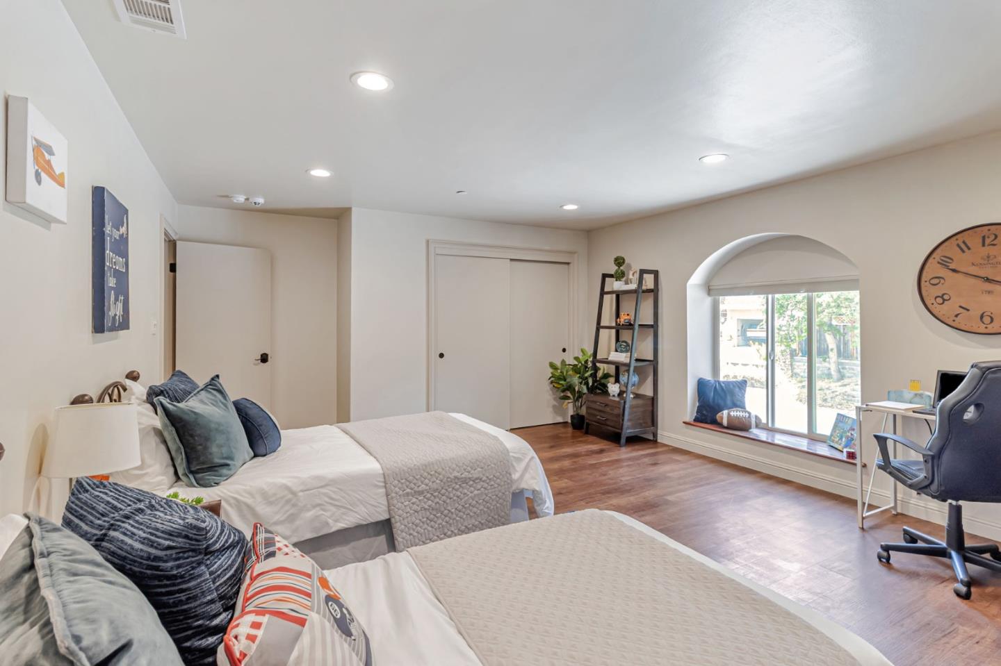 Detail Gallery Image 47 of 121 For 3119 Oak Knoll Dr, Redwood City,  CA 94062 - 8 Beds | 7 Baths