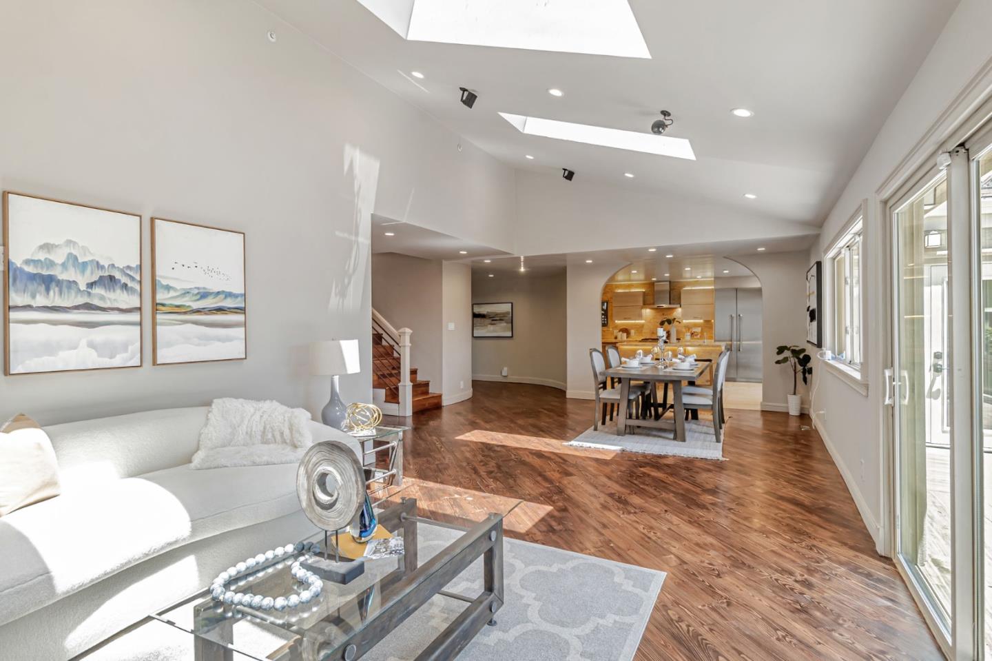 Detail Gallery Image 7 of 121 For 3119 Oak Knoll Dr, Redwood City,  CA 94062 - 8 Beds | 7 Baths