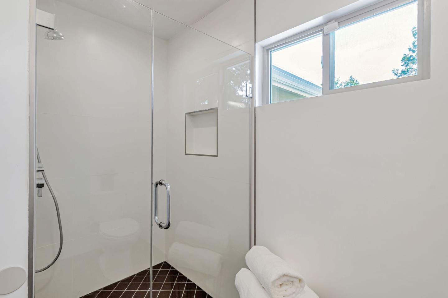 Detail Gallery Image 73 of 121 For 3119 Oak Knoll Dr, Redwood City,  CA 94062 - 8 Beds | 7 Baths