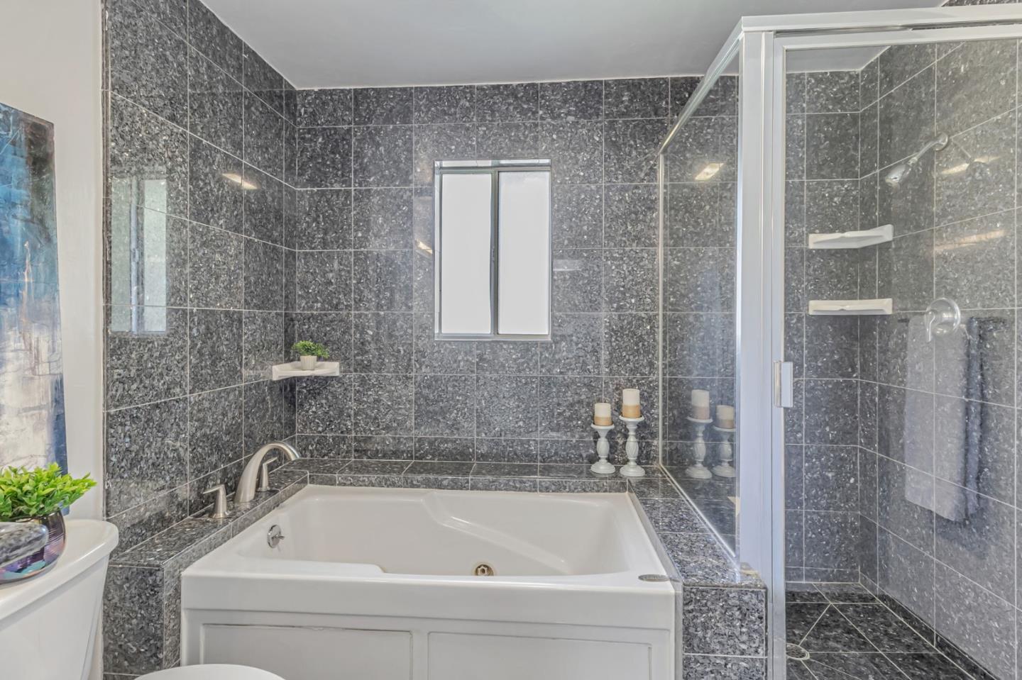 Detail Gallery Image 75 of 121 For 3119 Oak Knoll Dr, Redwood City,  CA 94062 - 8 Beds | 7 Baths