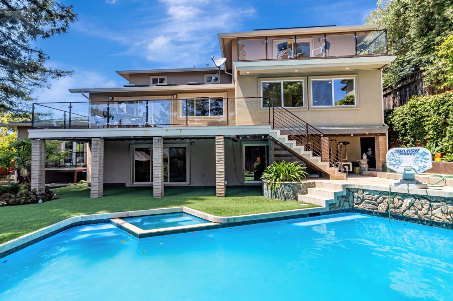 Detail Gallery Image 90 of 121 For 3119 Oak Knoll Dr, Redwood City,  CA 94062 - 8 Beds | 7 Baths