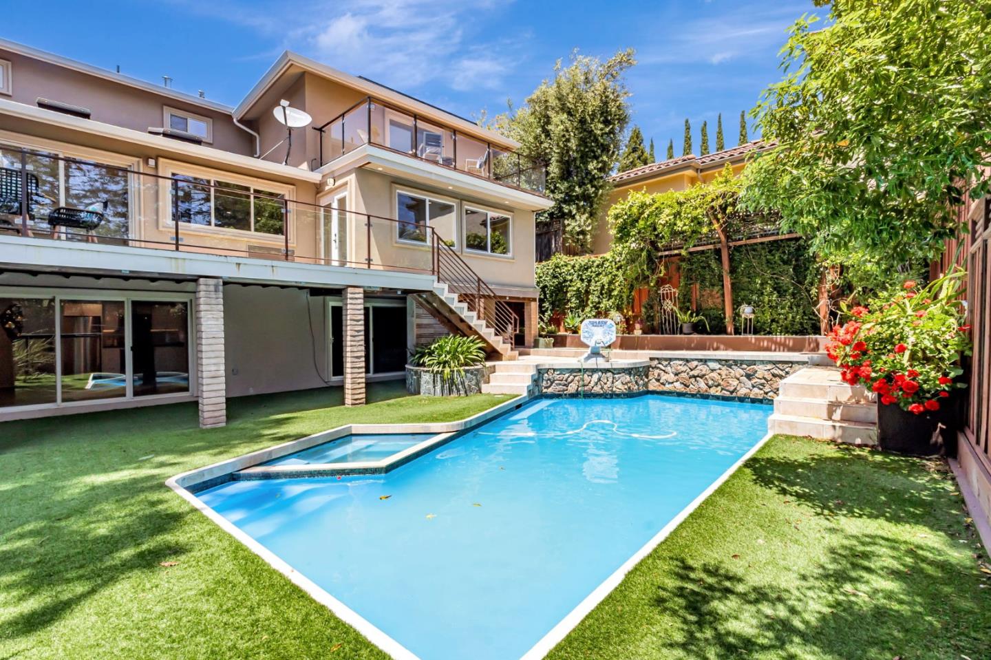 Detail Gallery Image 93 of 121 For 3119 Oak Knoll Dr, Redwood City,  CA 94062 - 8 Beds | 7 Baths