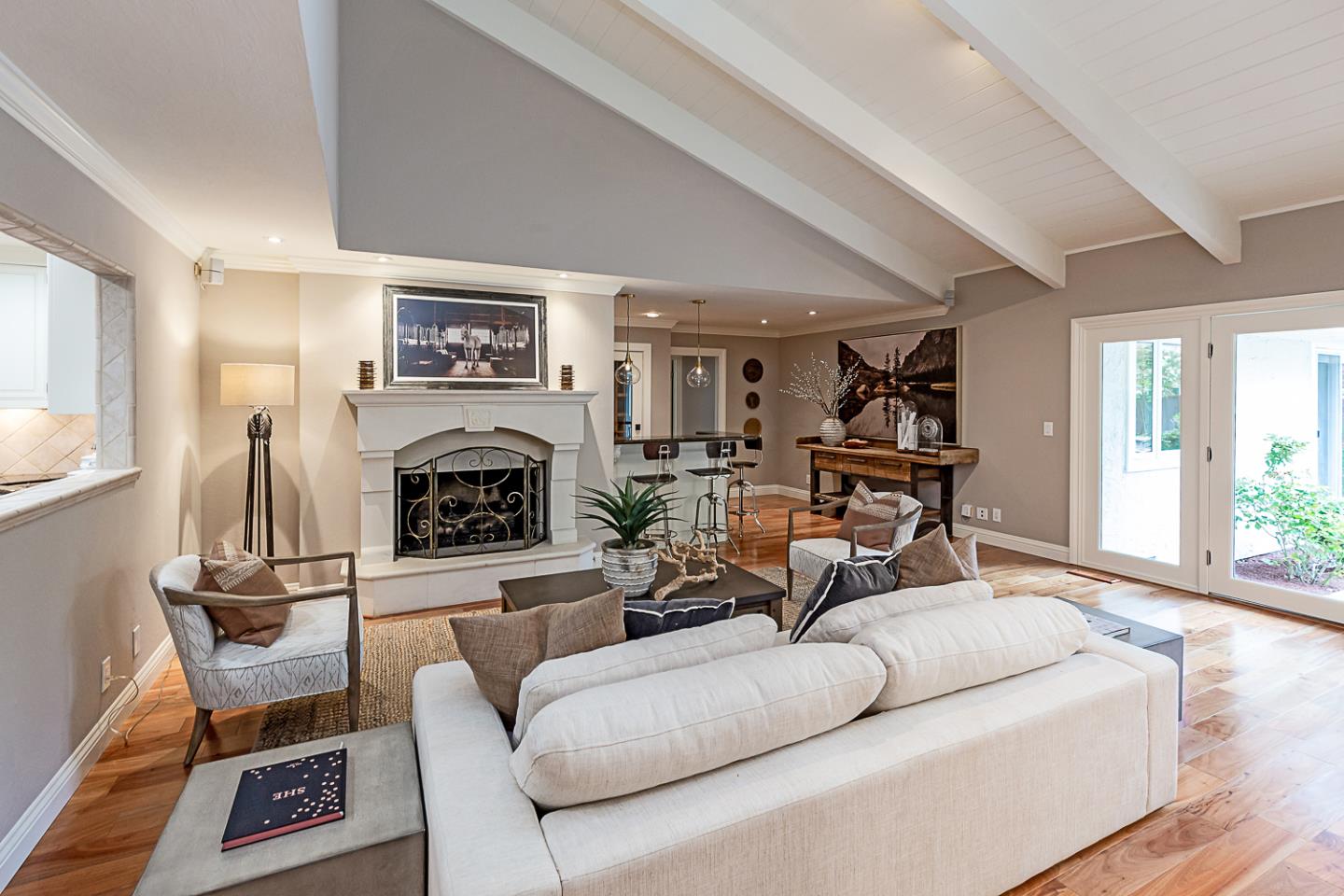 Detail Gallery Image 10 of 42 For 24139 Summerhill Ave, Los Altos,  CA 94024 - 6 Beds | 4/1 Baths