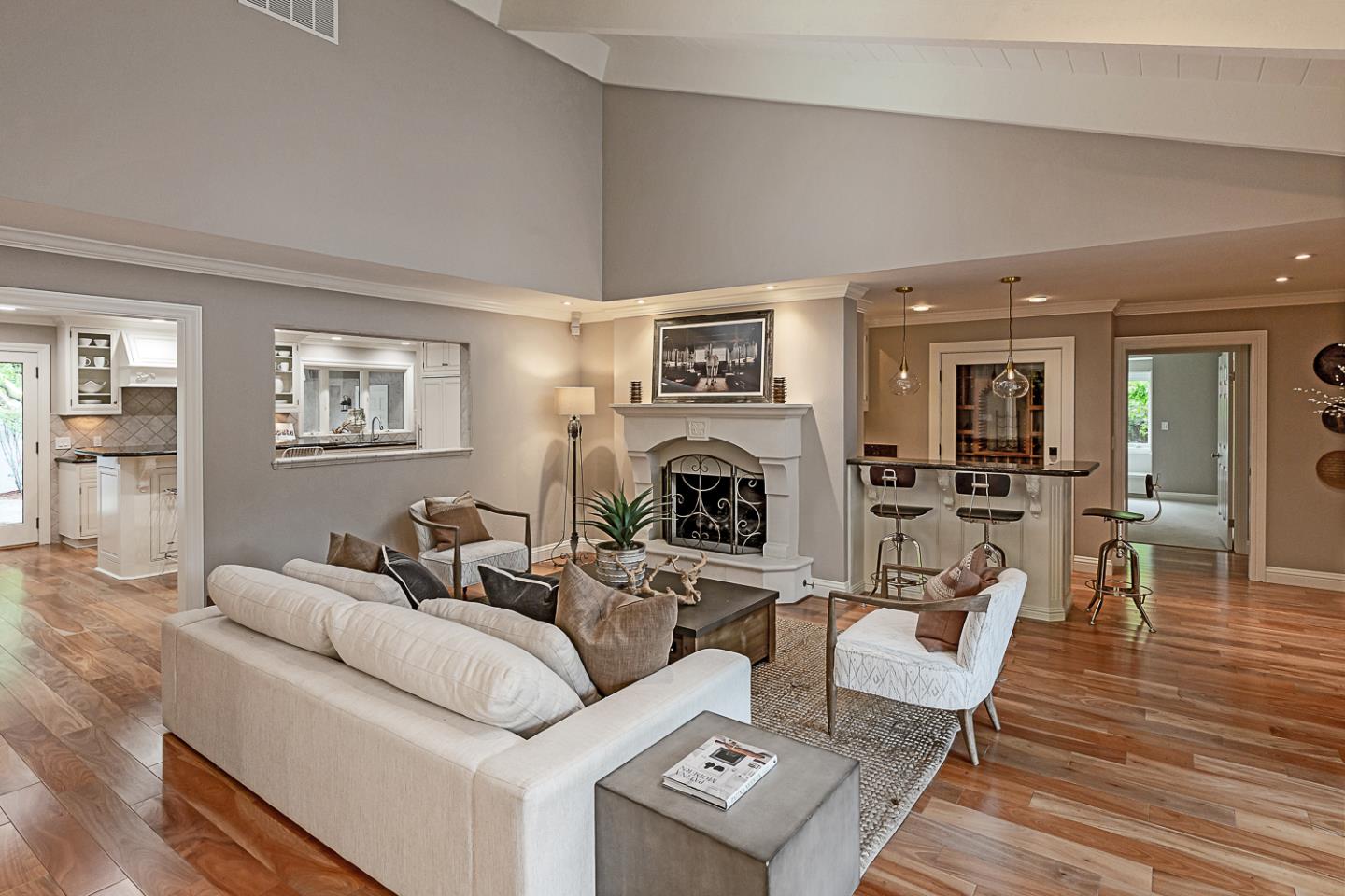 Detail Gallery Image 11 of 42 For 24139 Summerhill Ave, Los Altos,  CA 94024 - 6 Beds | 4/1 Baths