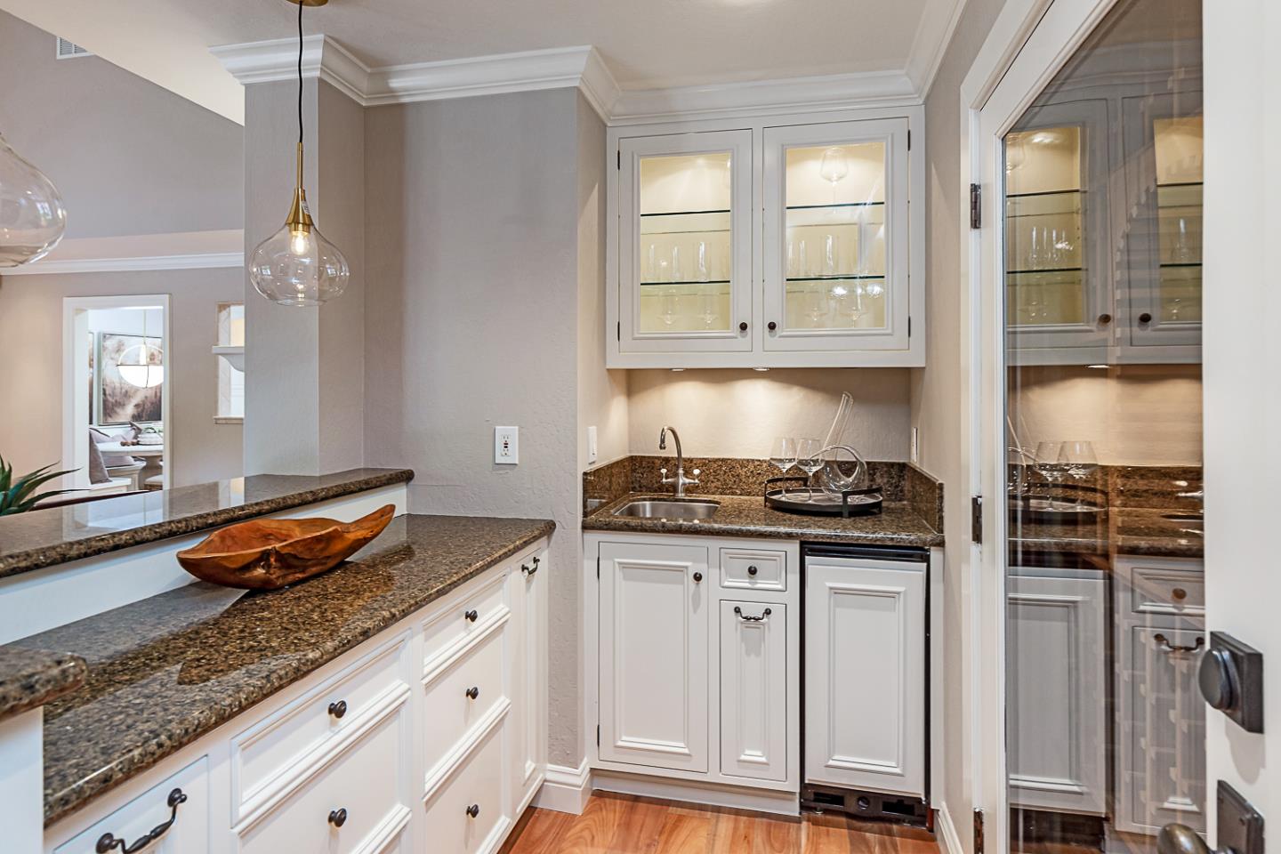 Detail Gallery Image 12 of 42 For 24139 Summerhill Ave, Los Altos,  CA 94024 - 6 Beds | 4/1 Baths
