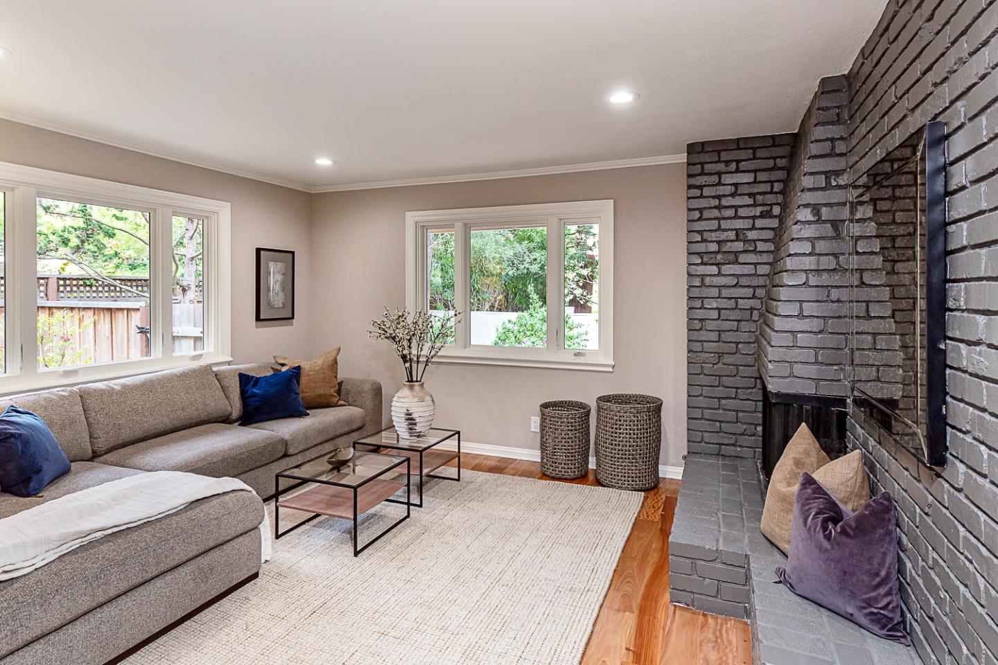 Detail Gallery Image 17 of 42 For 24139 Summerhill Ave, Los Altos,  CA 94024 - 6 Beds | 4/1 Baths