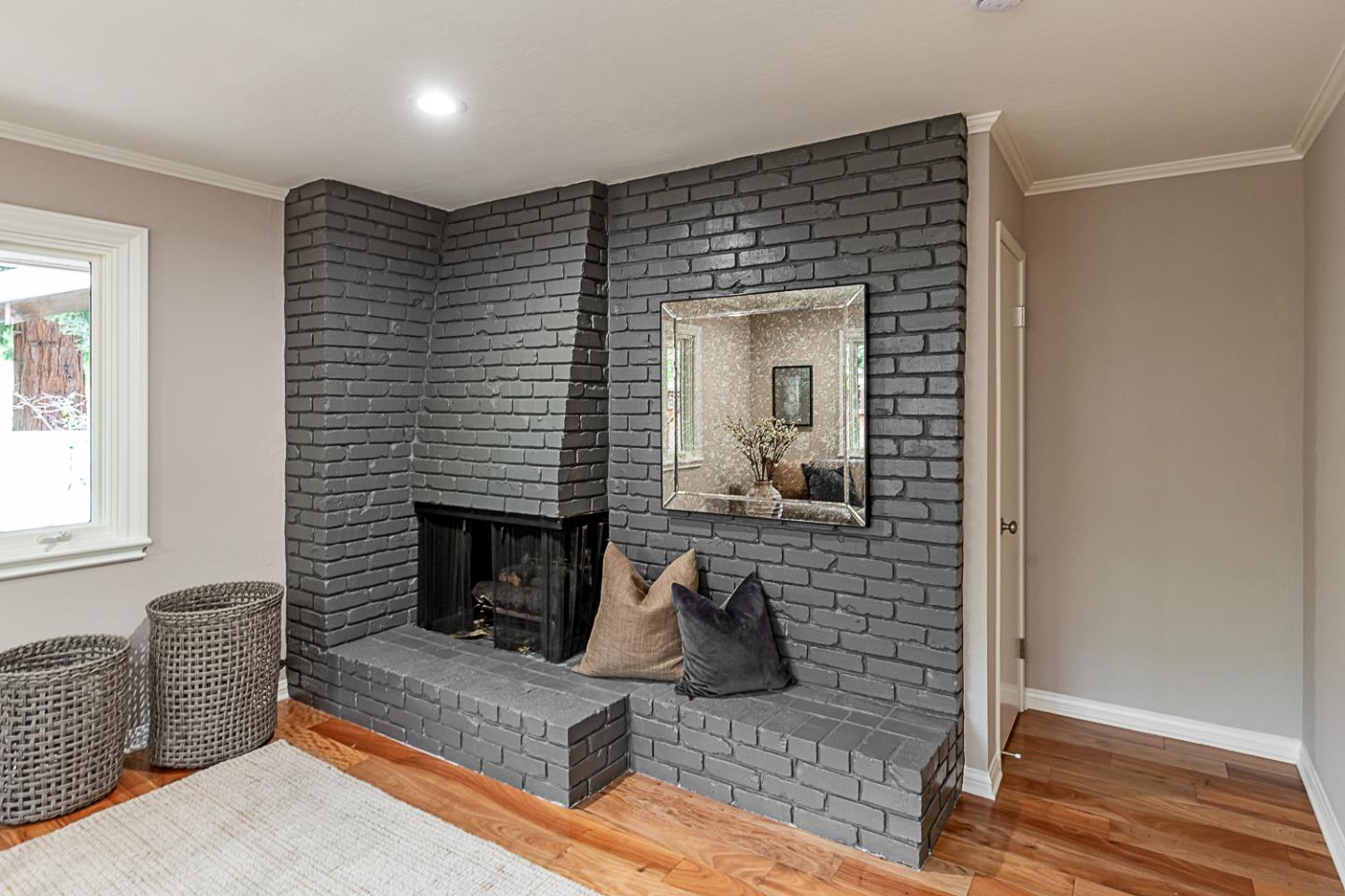 Detail Gallery Image 18 of 42 For 24139 Summerhill Ave, Los Altos,  CA 94024 - 6 Beds | 4/1 Baths
