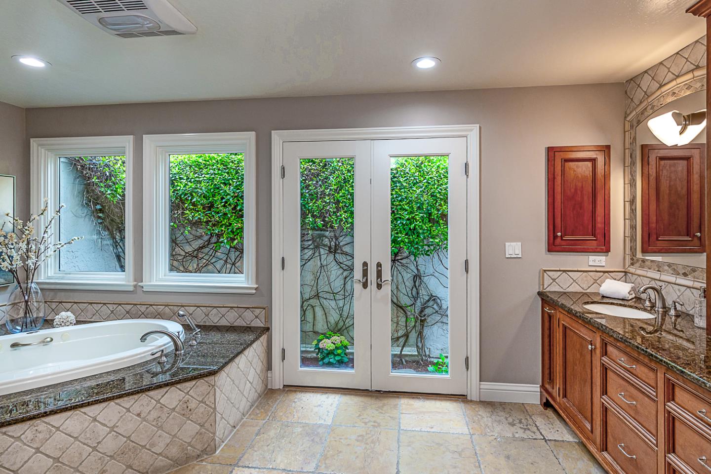 Detail Gallery Image 19 of 42 For 24139 Summerhill Ave, Los Altos,  CA 94024 - 6 Beds | 4/1 Baths