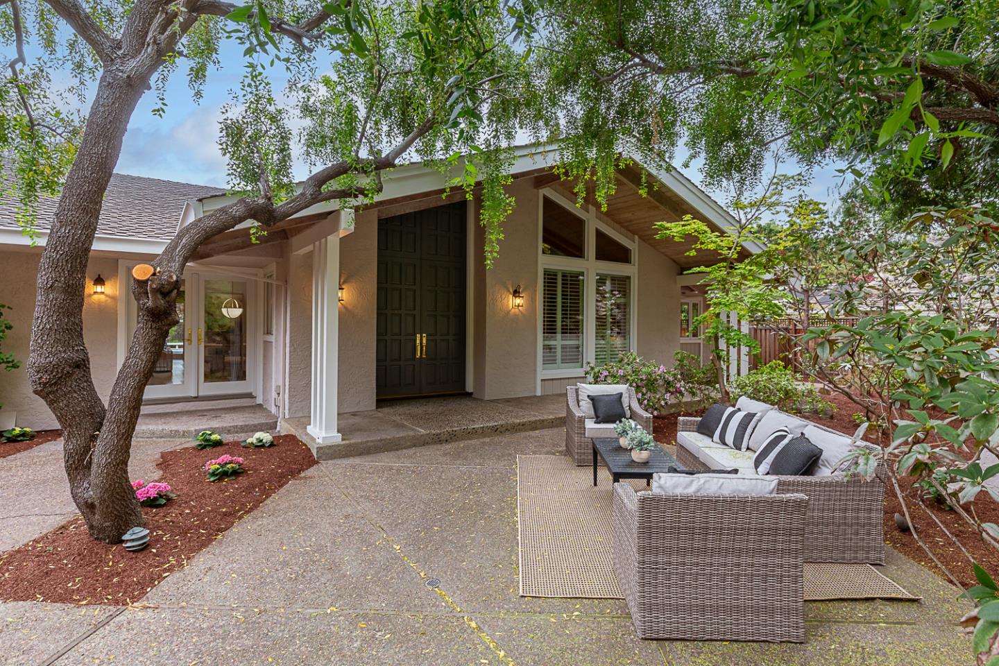 Detail Gallery Image 2 of 42 For 24139 Summerhill Ave, Los Altos,  CA 94024 - 6 Beds | 4/1 Baths