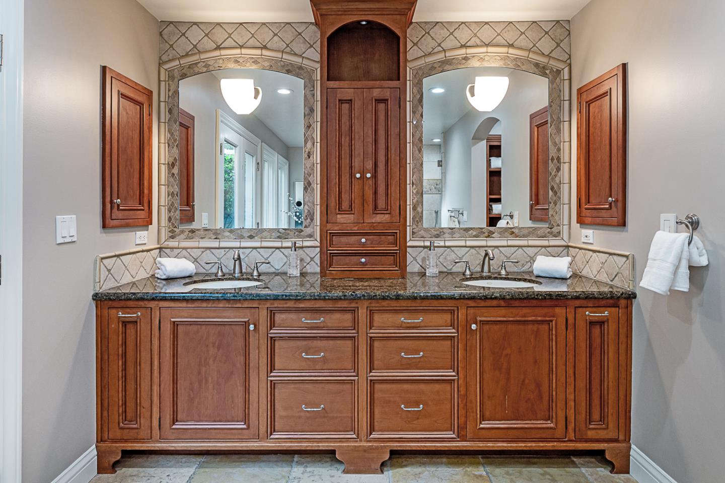 Detail Gallery Image 21 of 42 For 24139 Summerhill Ave, Los Altos,  CA 94024 - 6 Beds | 4/1 Baths