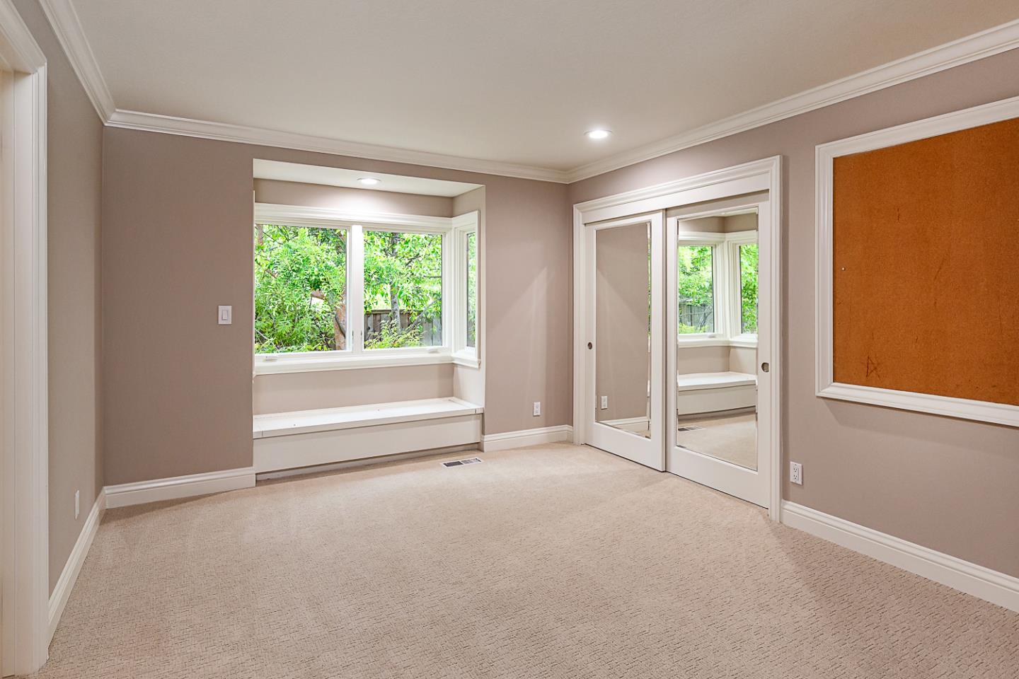Detail Gallery Image 27 of 42 For 24139 Summerhill Ave, Los Altos,  CA 94024 - 6 Beds | 4/1 Baths