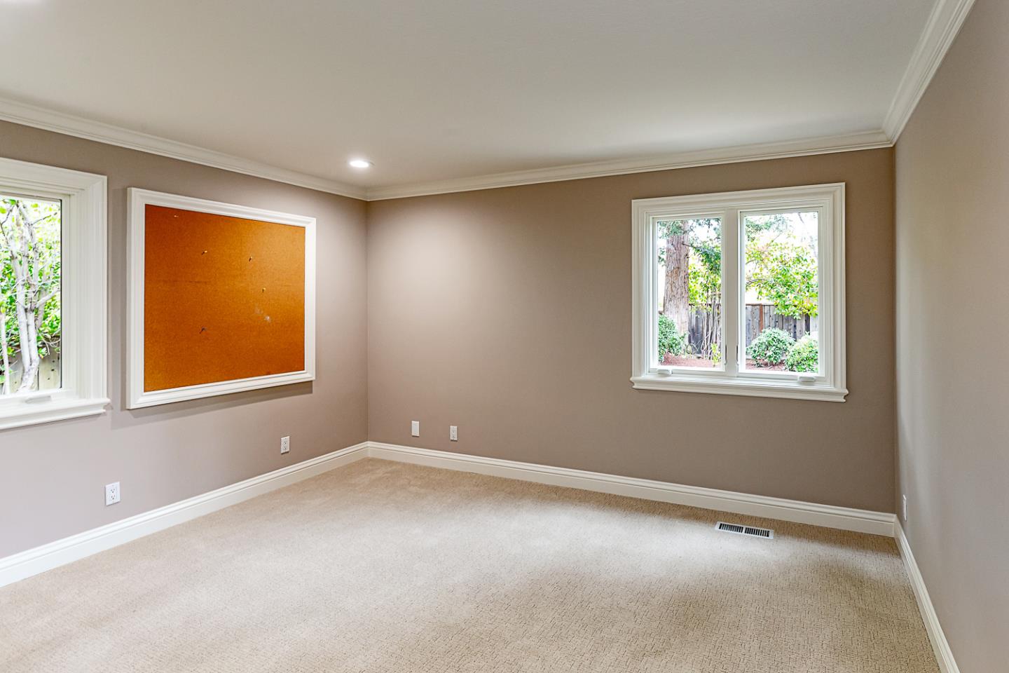 Detail Gallery Image 28 of 42 For 24139 Summerhill Ave, Los Altos,  CA 94024 - 6 Beds | 4/1 Baths