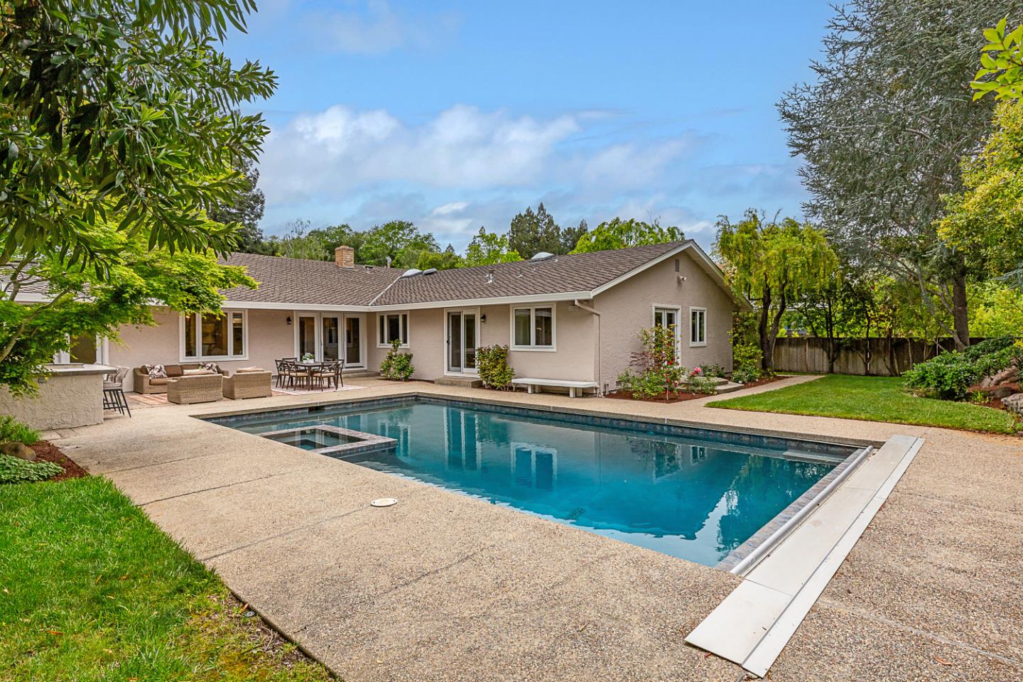 Detail Gallery Image 39 of 42 For 24139 Summerhill Ave, Los Altos,  CA 94024 - 6 Beds | 4/1 Baths