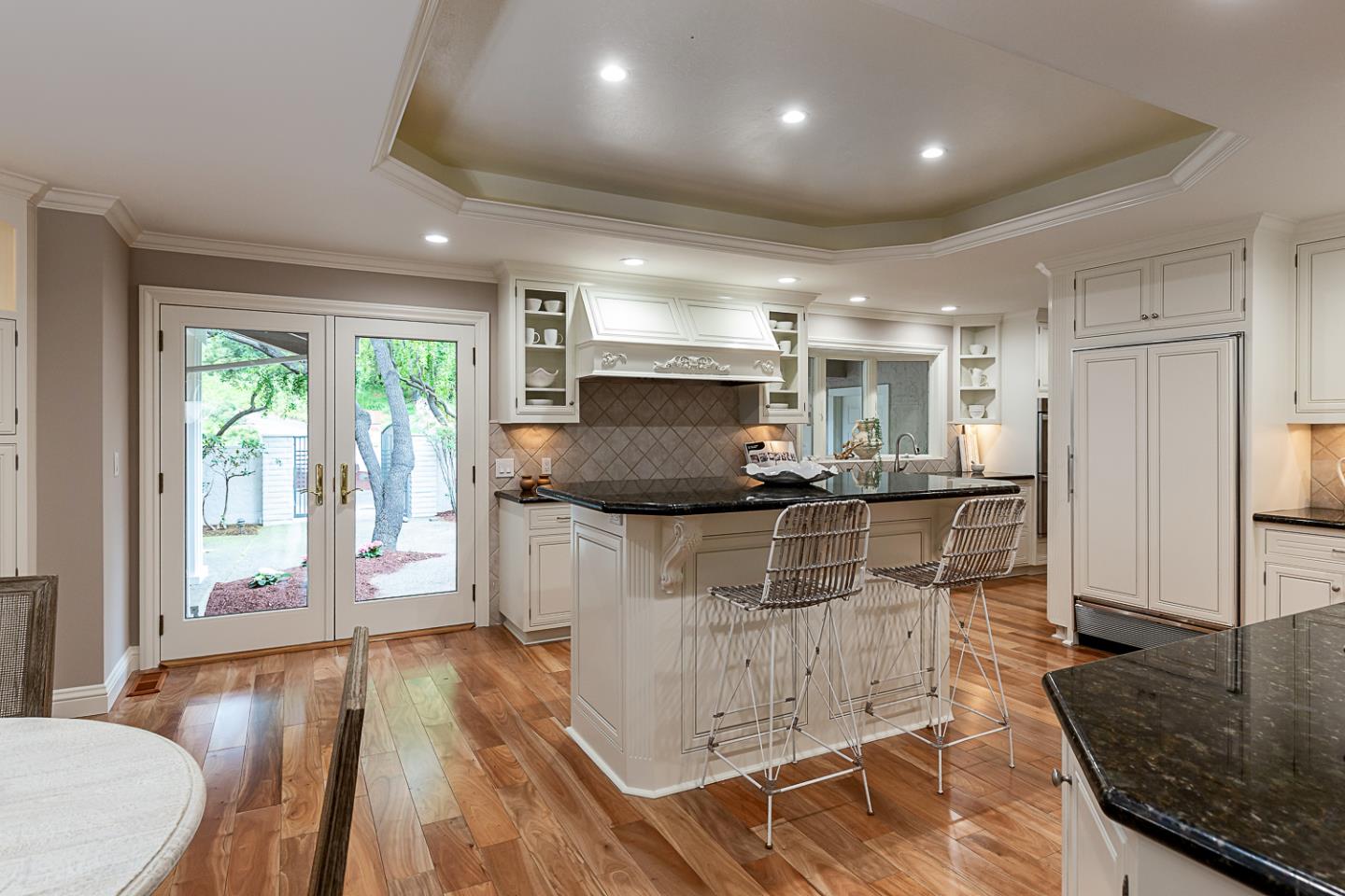 Detail Gallery Image 7 of 42 For 24139 Summerhill Ave, Los Altos,  CA 94024 - 6 Beds | 4/1 Baths