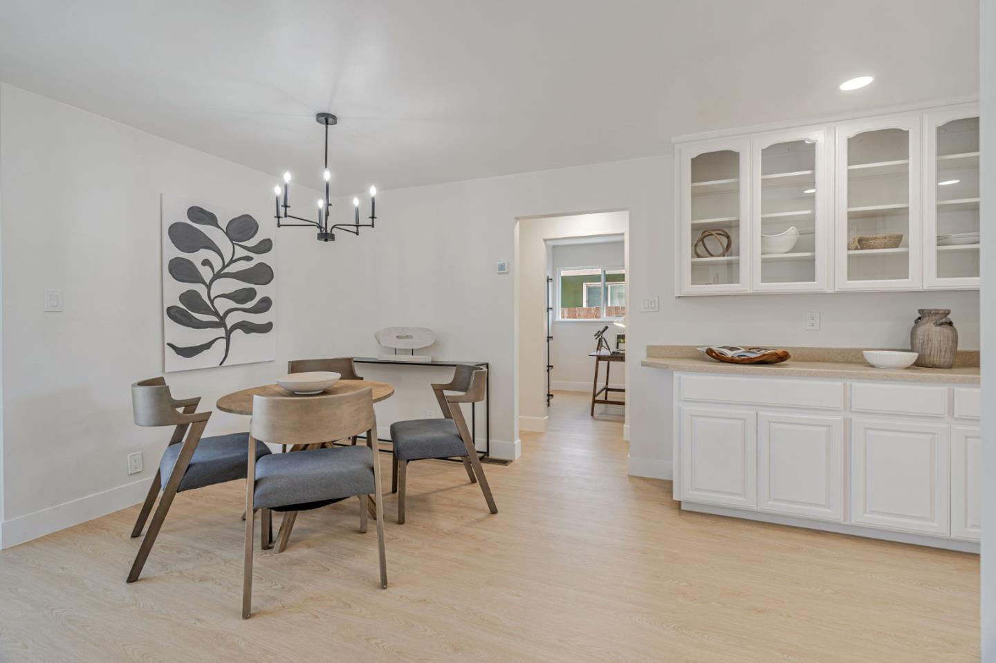 Detail Gallery Image 12 of 39 For 1069 Linda Dr, Campbell,  CA 95008 - 5 Beds | 3 Baths