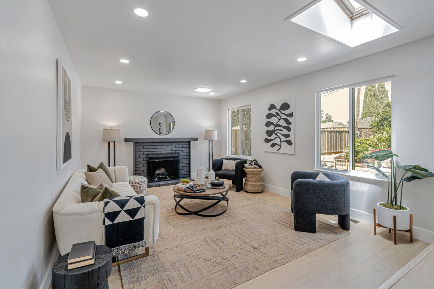 Detail Gallery Image 5 of 39 For 1069 Linda Dr, Campbell,  CA 95008 - 5 Beds | 3 Baths