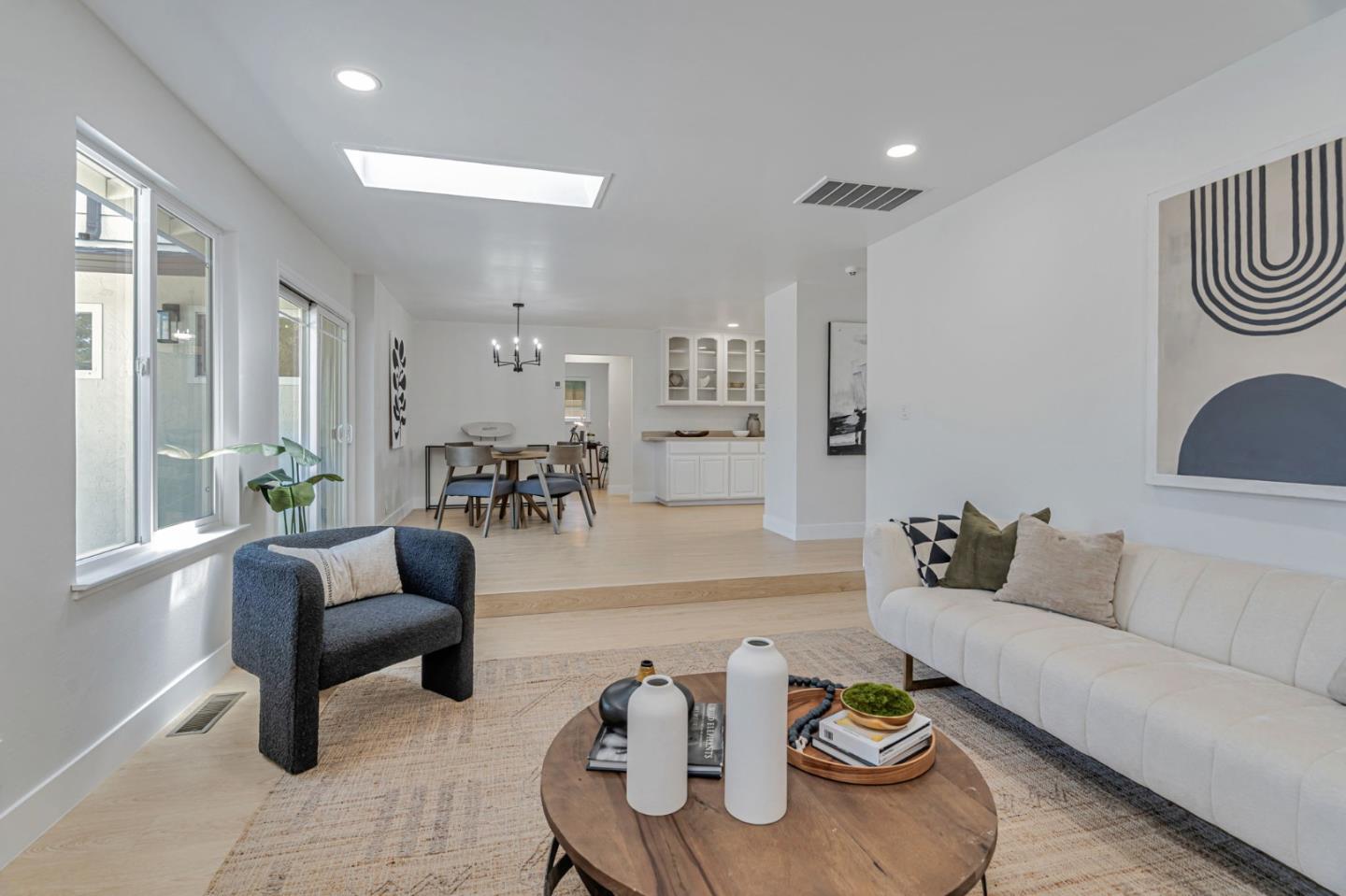 Detail Gallery Image 7 of 39 For 1069 Linda Dr, Campbell,  CA 95008 - 5 Beds | 3 Baths