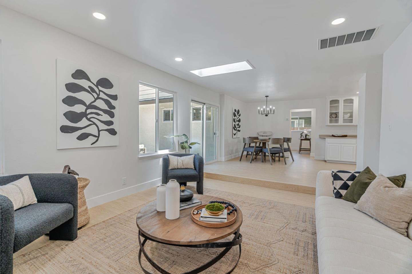 Detail Gallery Image 8 of 39 For 1069 Linda Dr, Campbell,  CA 95008 - 5 Beds | 3 Baths