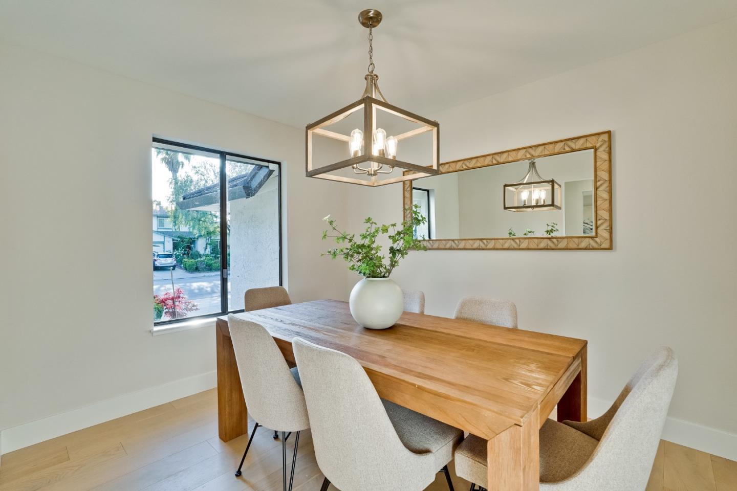 Detail Gallery Image 10 of 57 For 766 Mahogany Ln, Sunnyvale,  CA 94086 - 3 Beds | 2 Baths