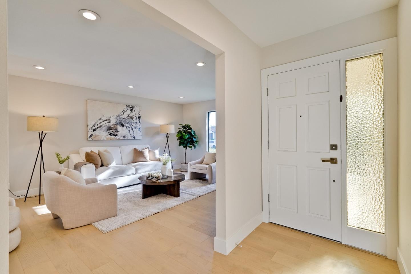 Detail Gallery Image 5 of 57 For 766 Mahogany Ln, Sunnyvale,  CA 94086 - 3 Beds | 2 Baths
