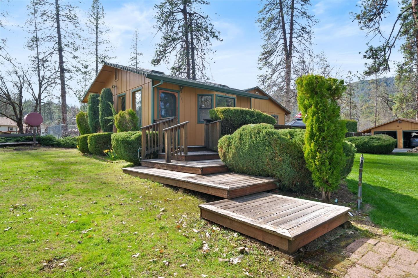 Detail Gallery Image 2 of 50 For 121 Wellock Rd, Lewiston,  CA 96052 - 3 Beds | 2 Baths