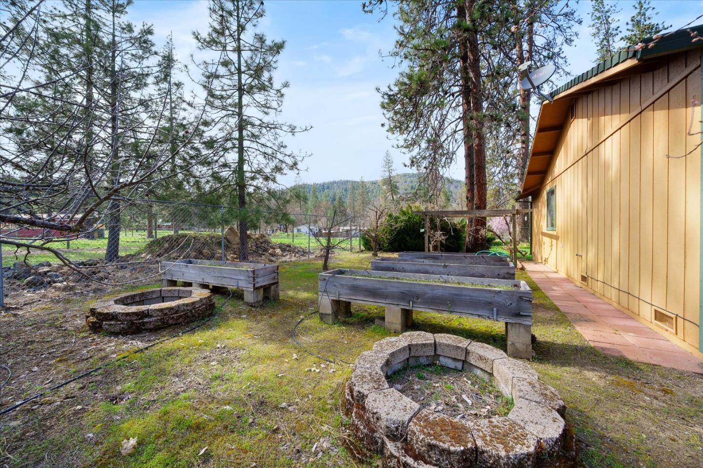 Detail Gallery Image 30 of 50 For 121 Wellock Rd, Lewiston,  CA 96052 - 3 Beds | 2 Baths
