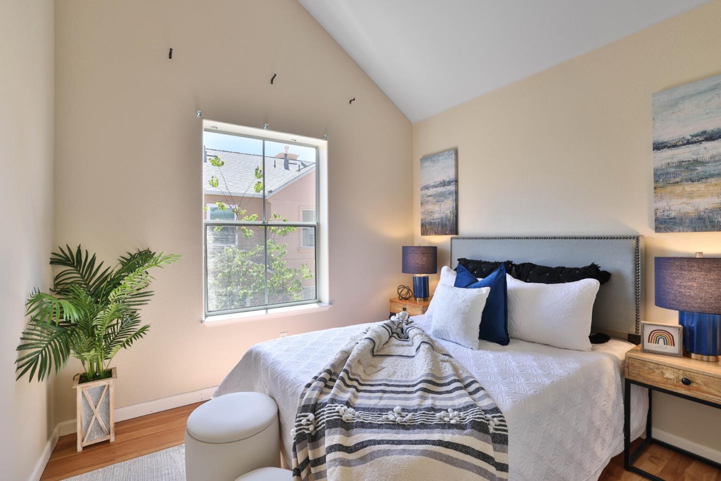 Detail Gallery Image 15 of 34 For 101 Showers Ct, Mountain View,  CA 94040 - 3 Beds | 3 Baths