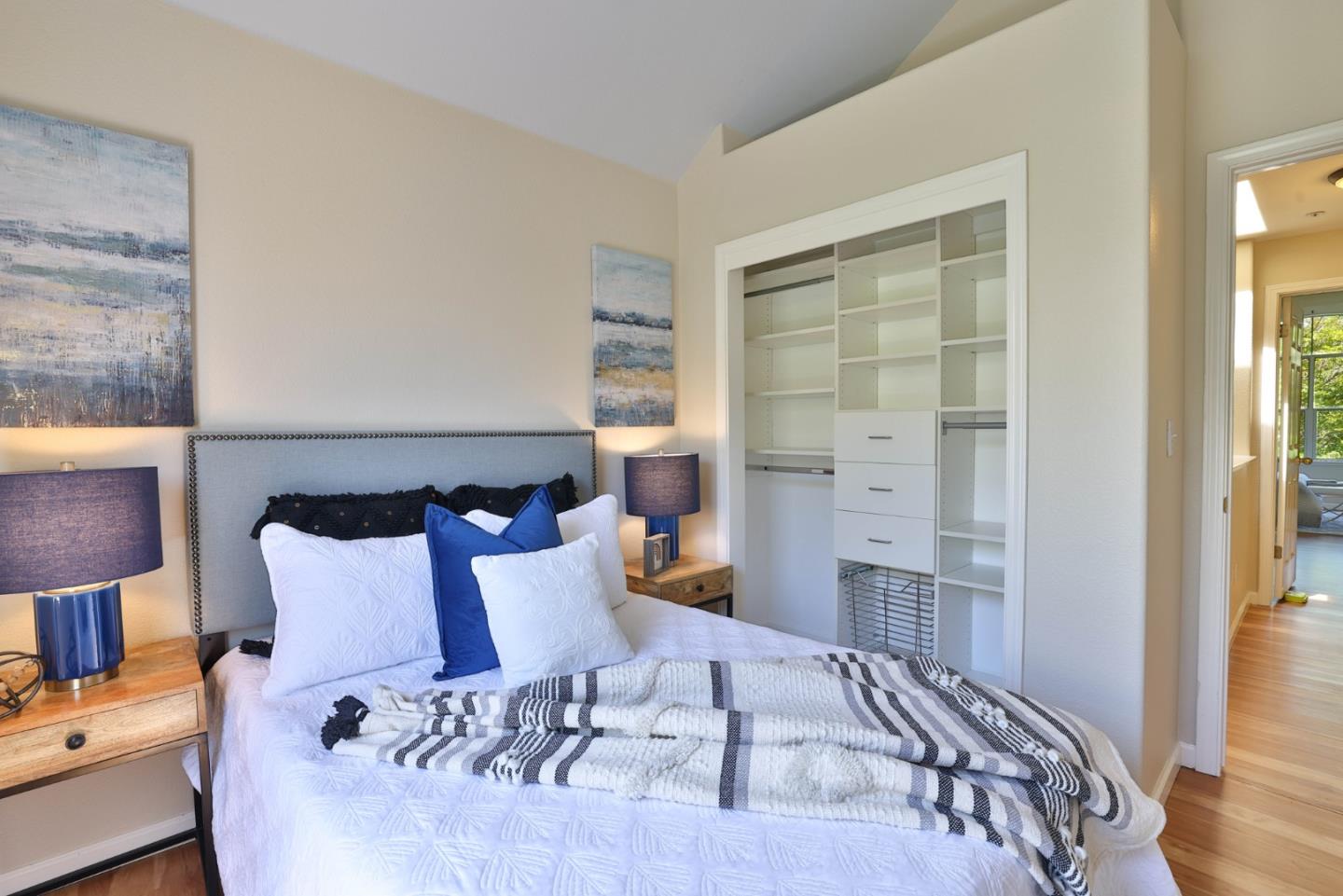 Detail Gallery Image 16 of 34 For 101 Showers Ct, Mountain View,  CA 94040 - 3 Beds | 3 Baths