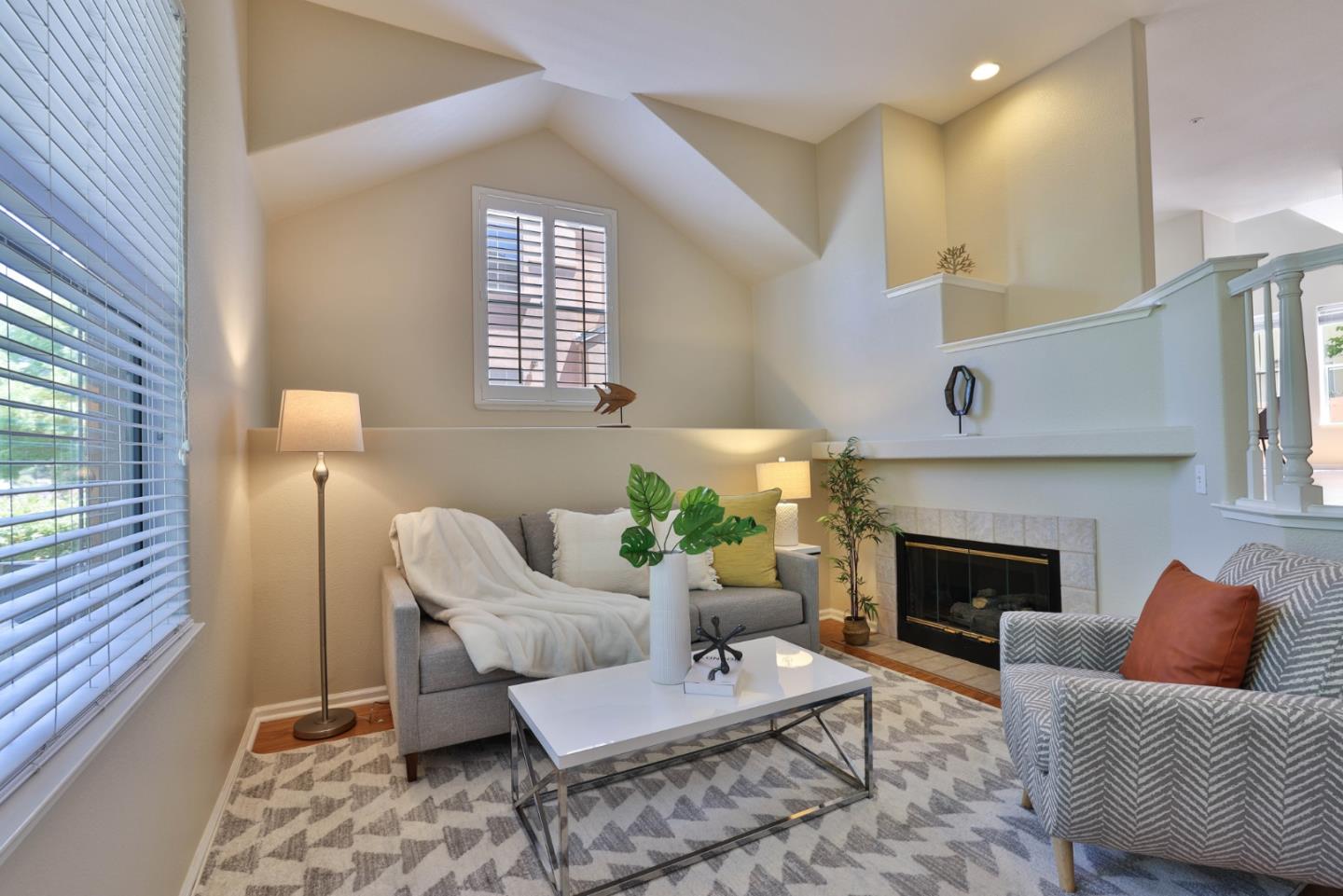 Detail Gallery Image 2 of 34 For 101 Showers Ct, Mountain View,  CA 94040 - 3 Beds | 3 Baths