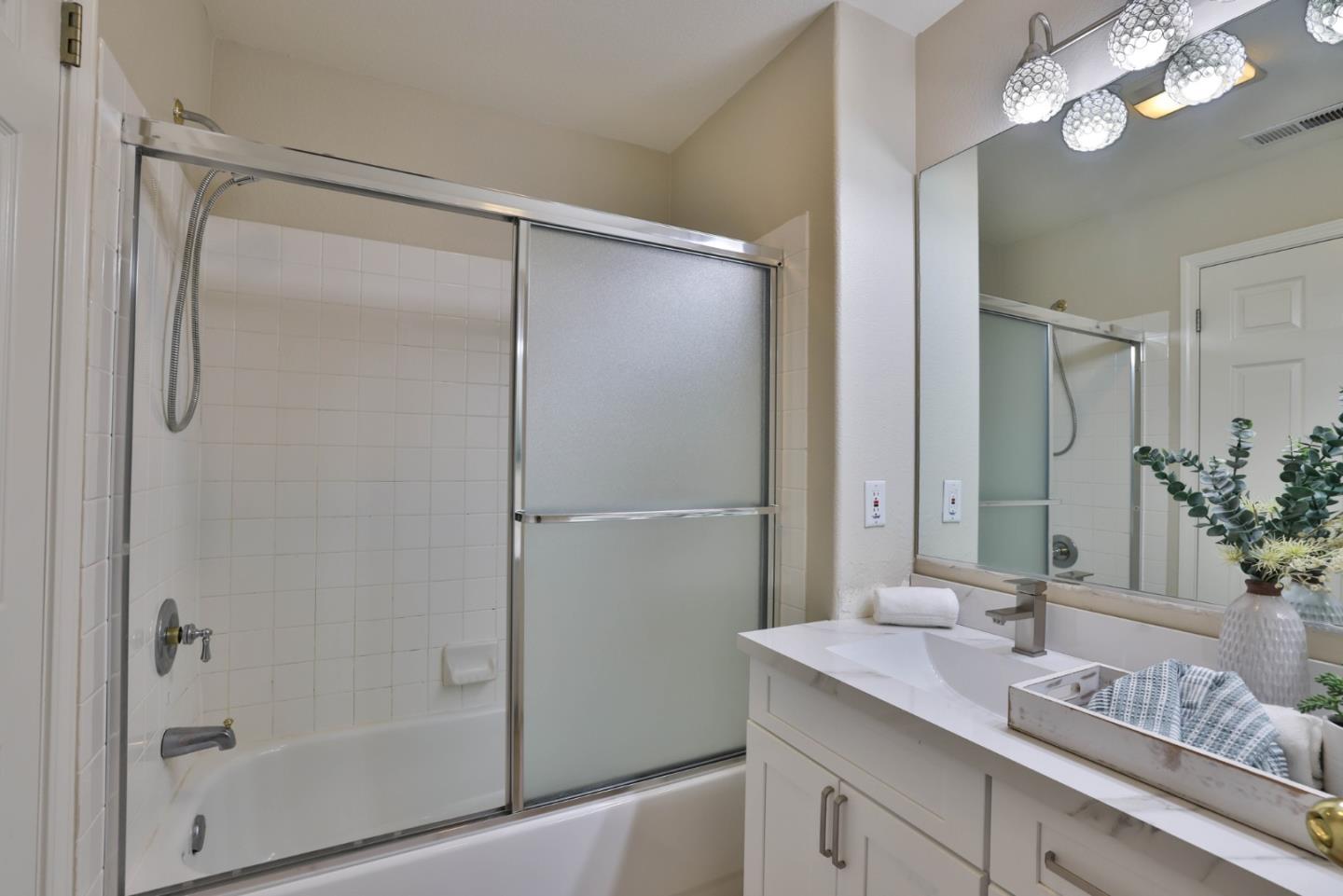 Detail Gallery Image 23 of 34 For 101 Showers Ct, Mountain View,  CA 94040 - 3 Beds | 3 Baths