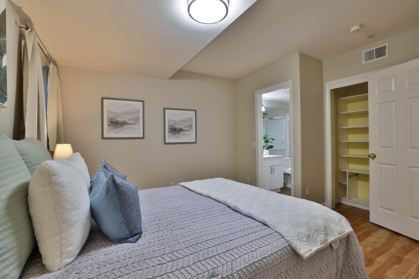Detail Gallery Image 24 of 34 For 101 Showers Ct, Mountain View,  CA 94040 - 3 Beds | 3 Baths