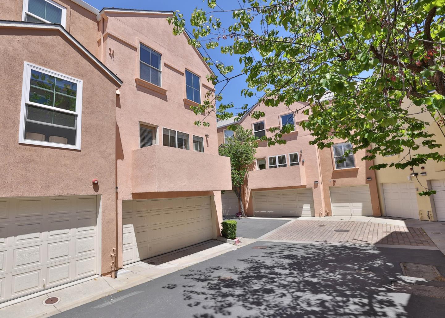 Detail Gallery Image 27 of 34 For 101 Showers Ct, Mountain View,  CA 94040 - 3 Beds | 3 Baths