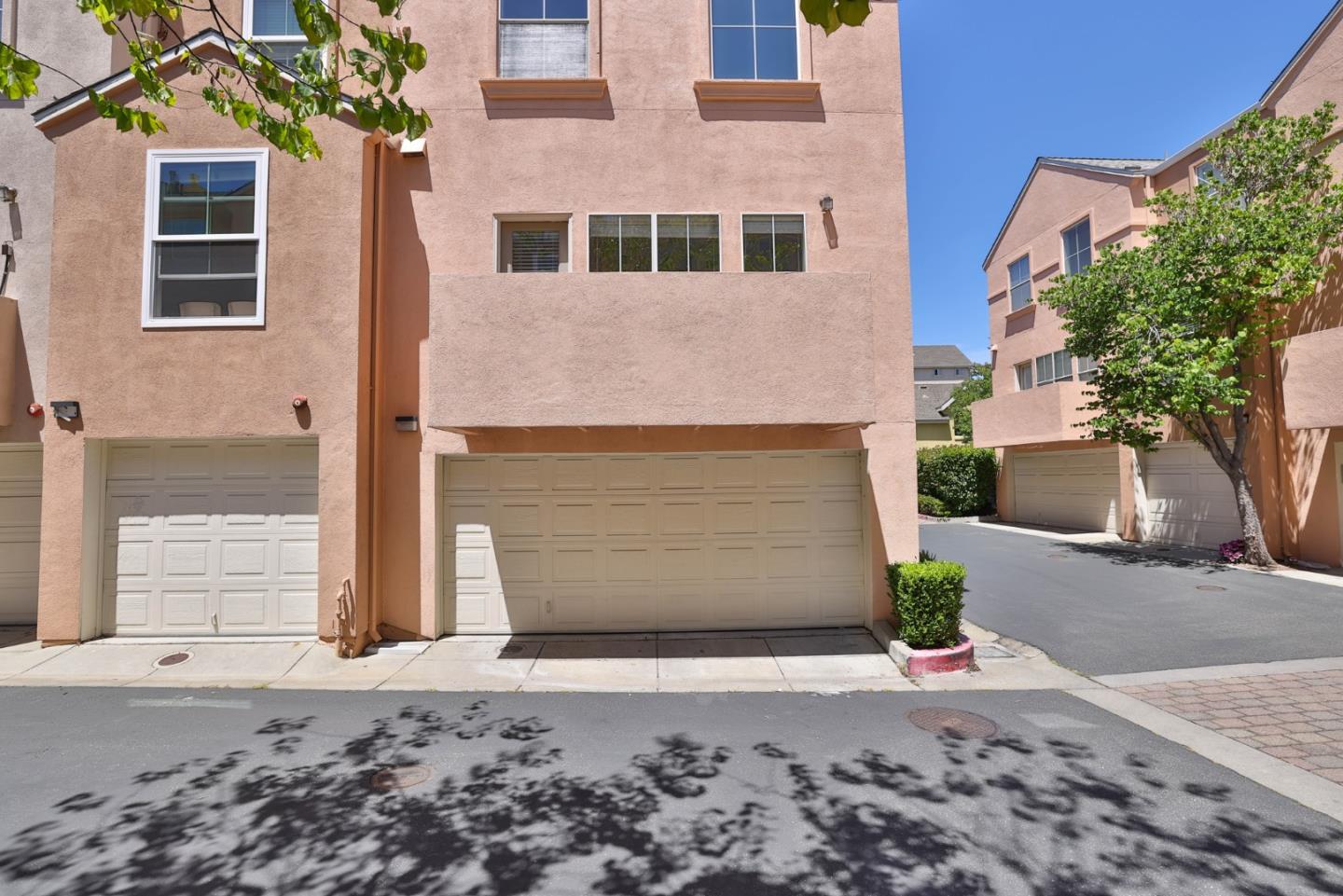 Detail Gallery Image 28 of 34 For 101 Showers Ct, Mountain View,  CA 94040 - 3 Beds | 3 Baths