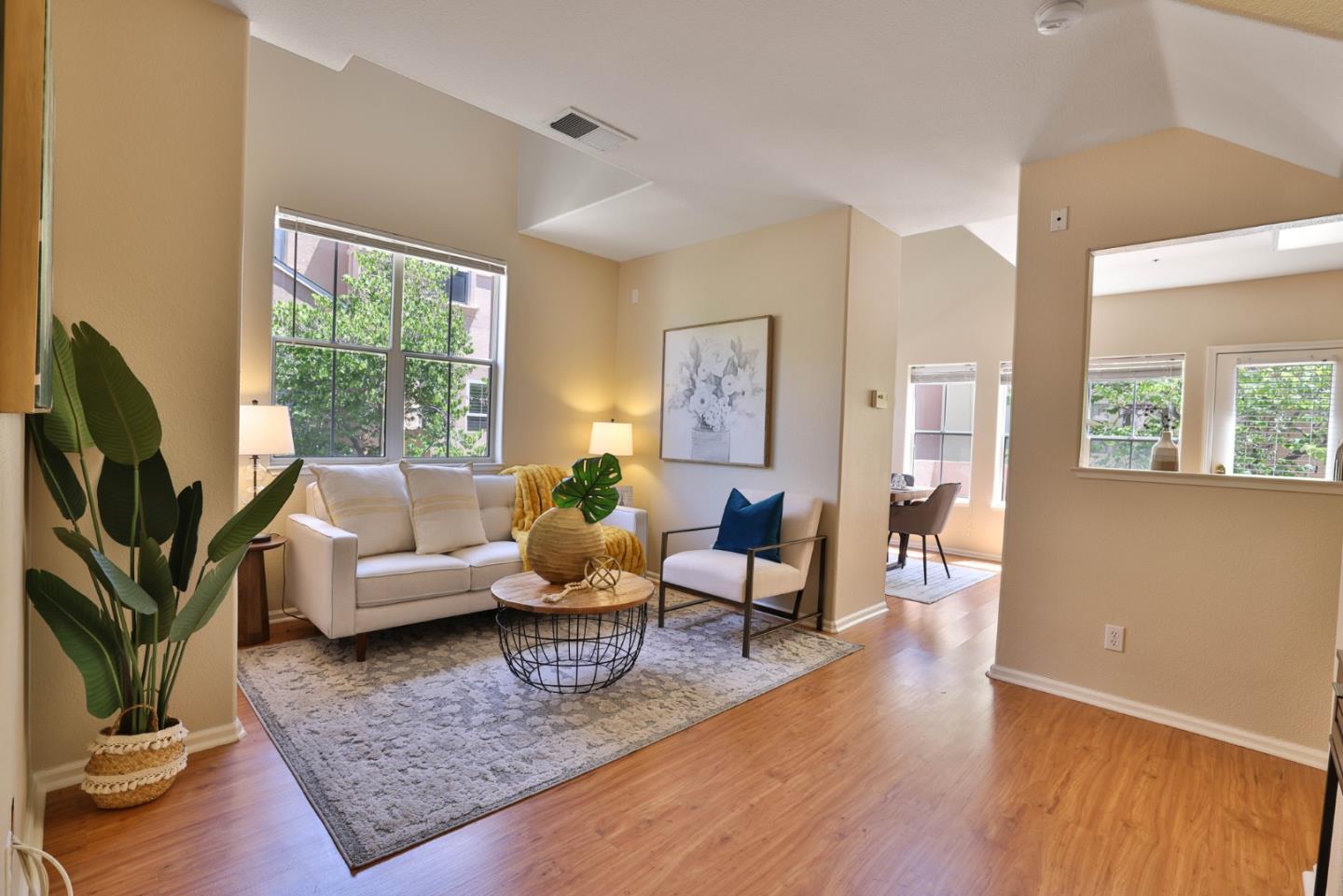 Detail Gallery Image 3 of 34 For 101 Showers Ct, Mountain View,  CA 94040 - 3 Beds | 3 Baths