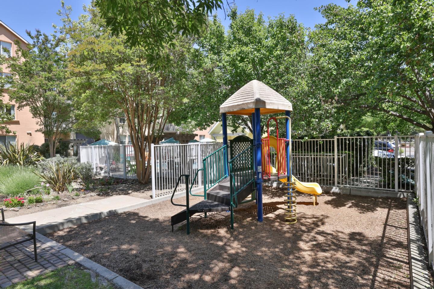 Detail Gallery Image 34 of 34 For 101 Showers Ct, Mountain View,  CA 94040 - 3 Beds | 3 Baths