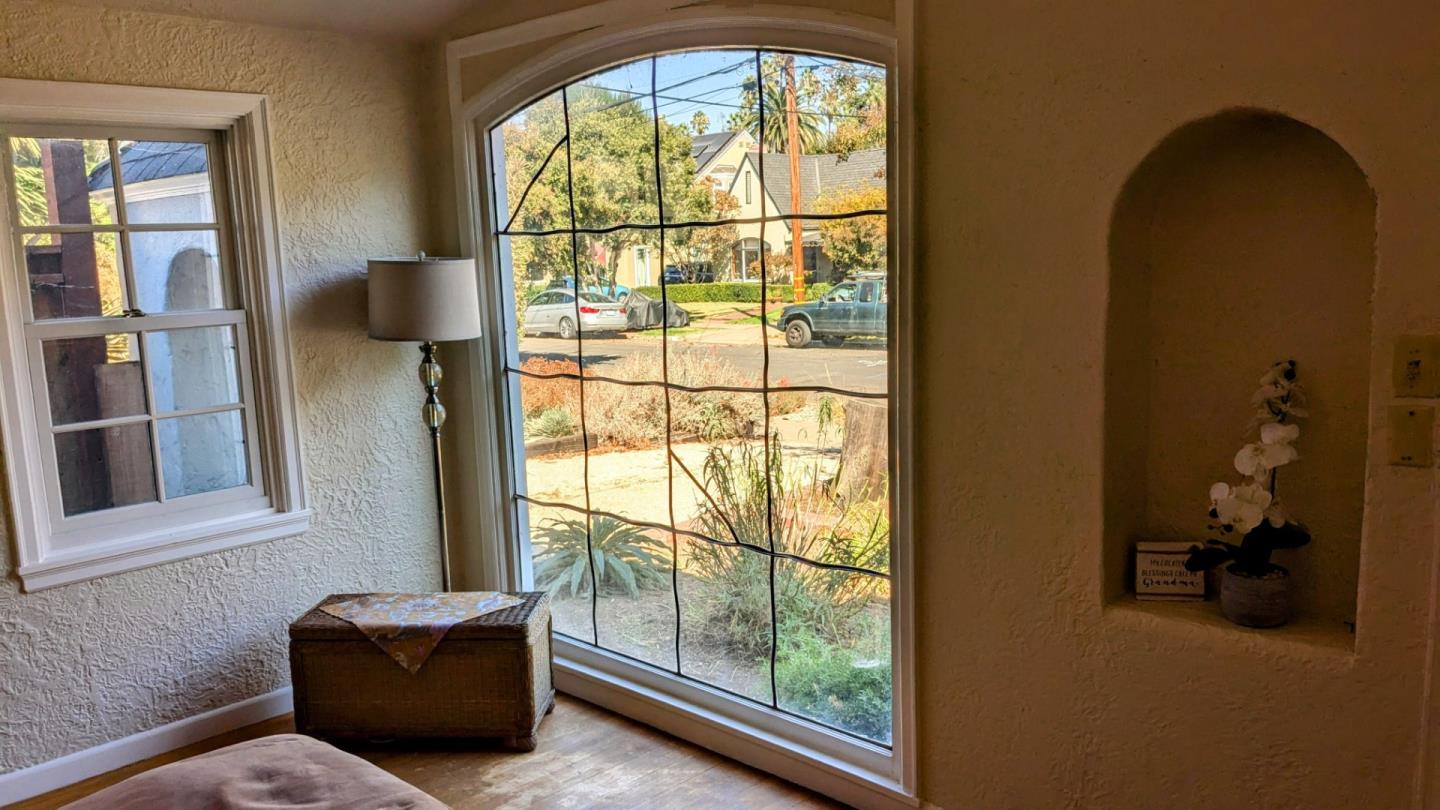 Detail Gallery Image 2 of 15 For 943 Riverside Dr, San Jose,  CA 95125 - 3 Beds | 2 Baths