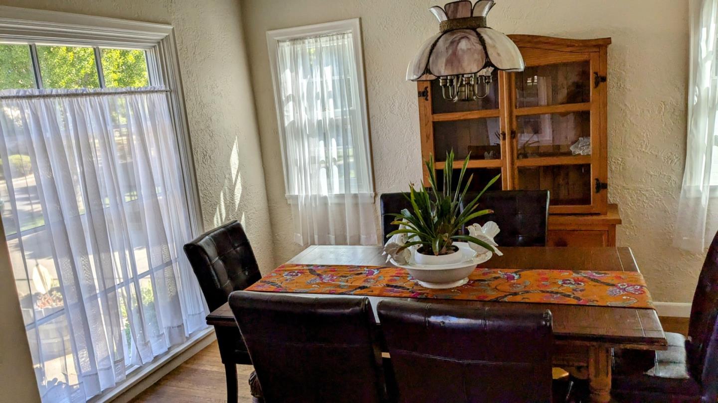 Detail Gallery Image 6 of 15 For 943 Riverside Dr, San Jose,  CA 95125 - 3 Beds | 2 Baths