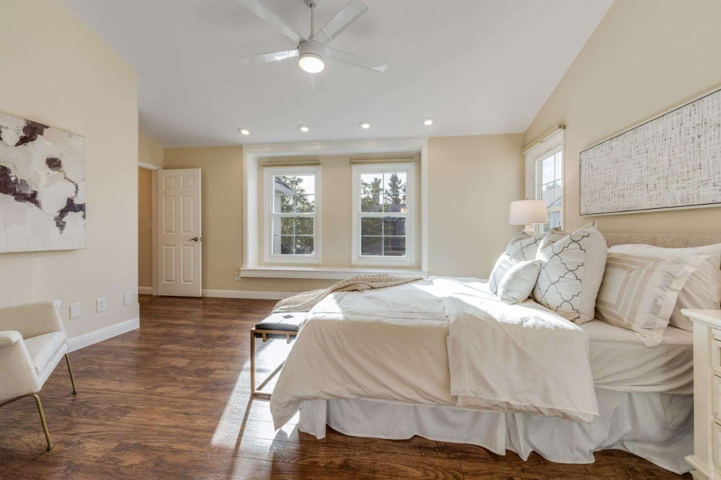 Detail Gallery Image 12 of 57 For 105 Chetwood Dr, Mountain View,  CA 94043 - 4 Beds | 2/1 Baths
