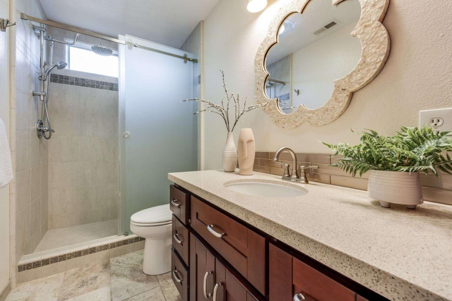 Detail Gallery Image 17 of 57 For 105 Chetwood Dr, Mountain View,  CA 94043 - 4 Beds | 2/1 Baths